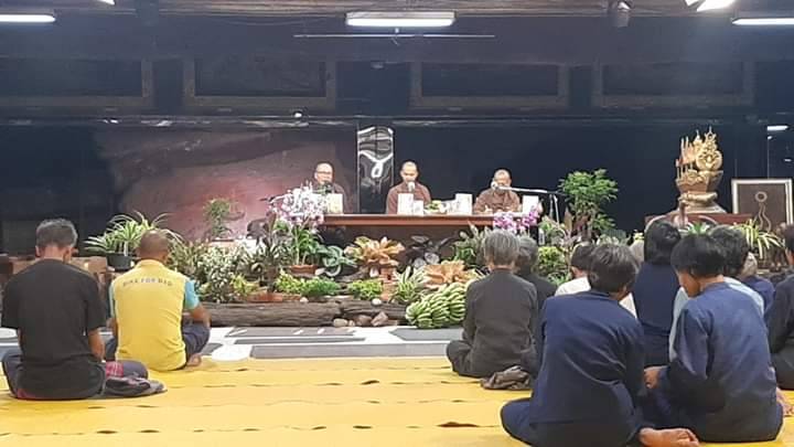 สมณะเดินดิน